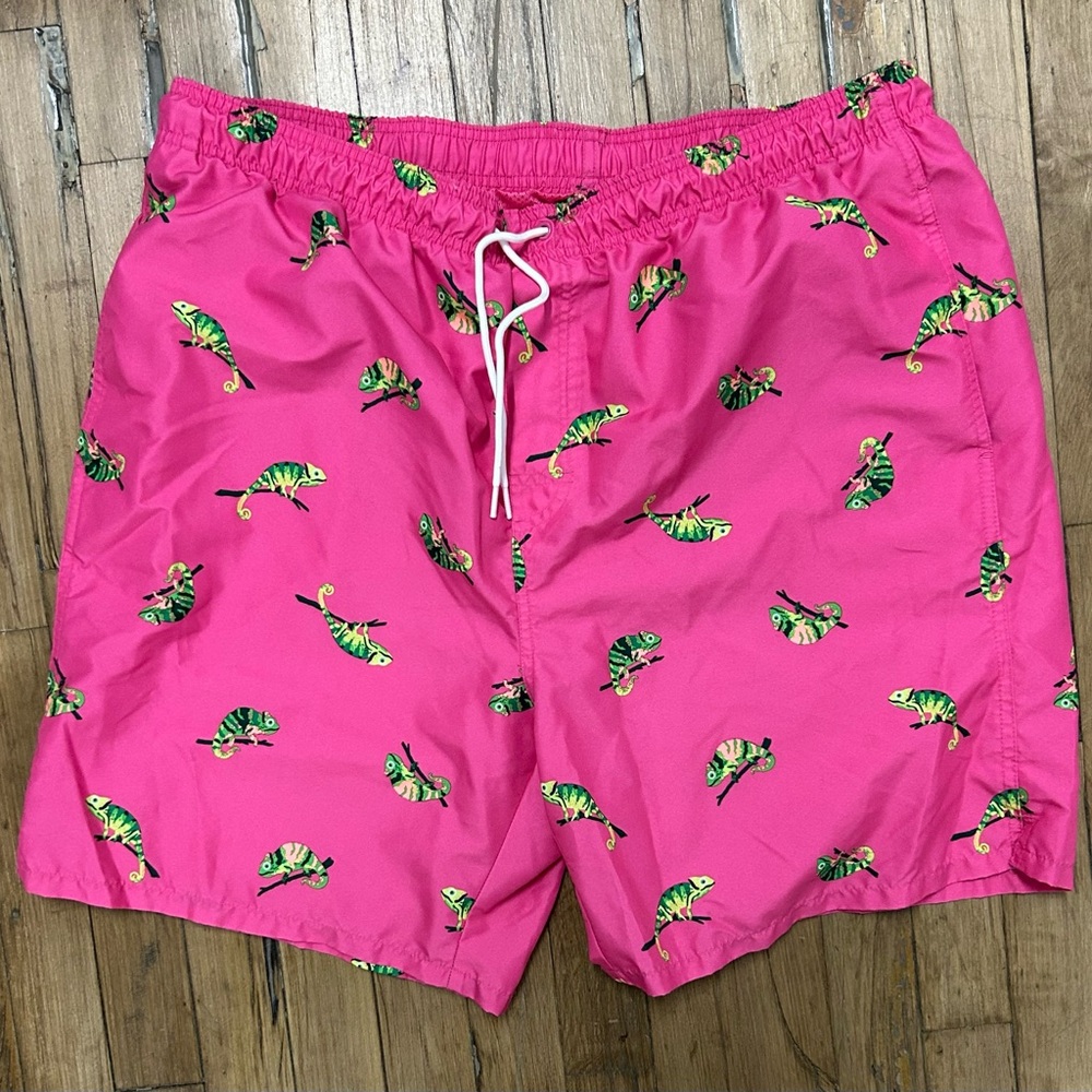 Men’s swim trunks